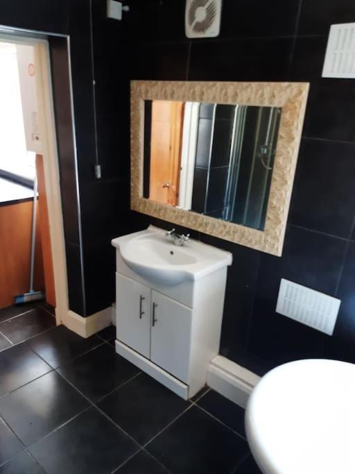 Medway Getaway - 3 Bed Home With Luxury Bathroom Τσάταμ Εξωτερικό φωτογραφία