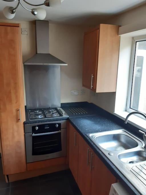 Medway Getaway - 3 Bed Home With Luxury Bathroom Τσάταμ Εξωτερικό φωτογραφία