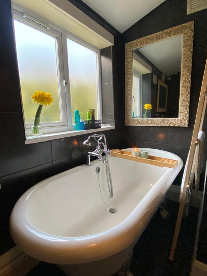 Medway Getaway - 3 Bed Home With Luxury Bathroom Τσάταμ Εξωτερικό φωτογραφία