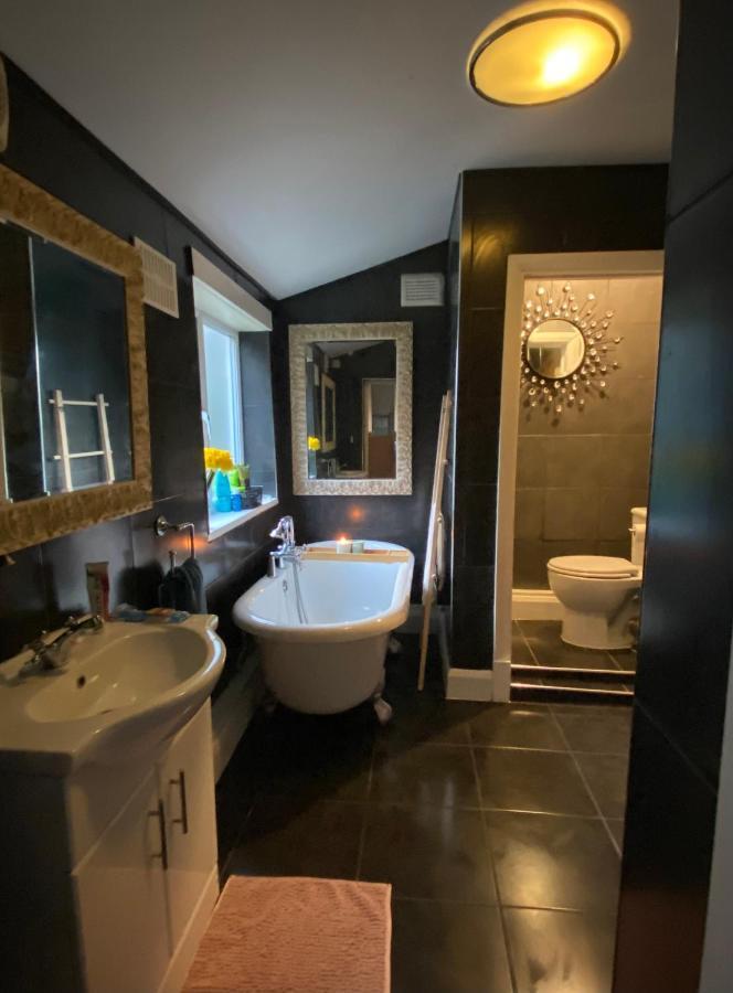 Medway Getaway - 3 Bed Home With Luxury Bathroom Τσάταμ Εξωτερικό φωτογραφία