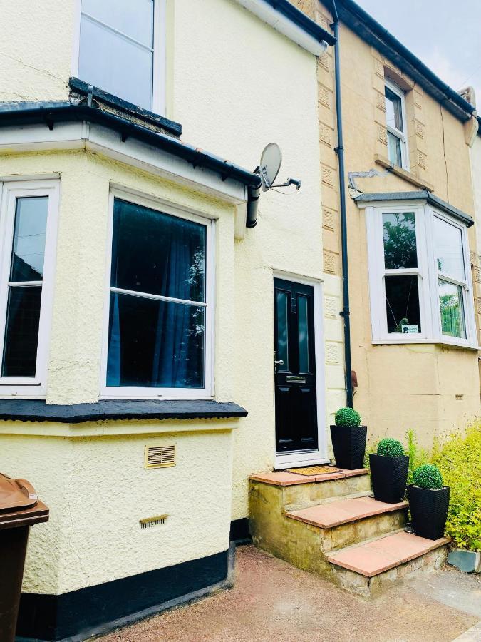 Medway Getaway - 3 Bed Home With Luxury Bathroom Τσάταμ Εξωτερικό φωτογραφία