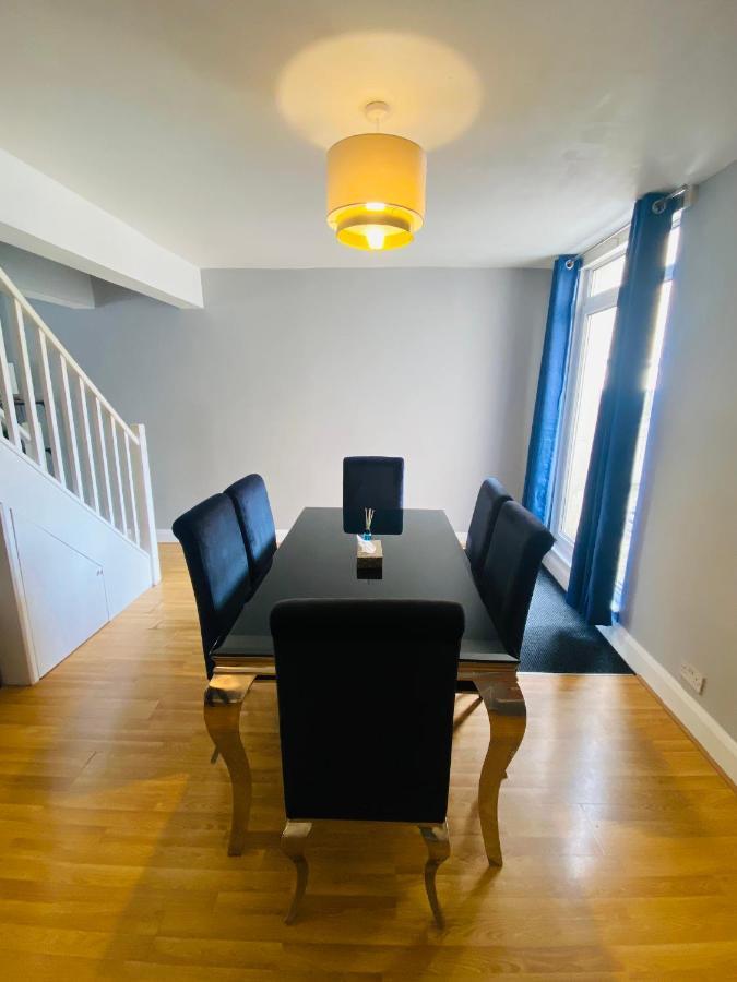Medway Getaway - 3 Bed Home With Luxury Bathroom Τσάταμ Εξωτερικό φωτογραφία